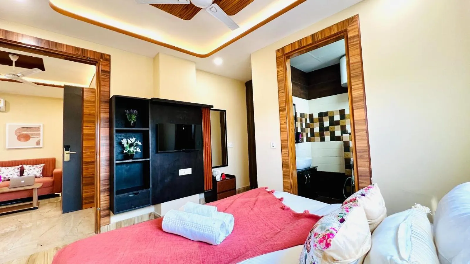 Zen Medicity - Hotel & Serviced Apartments Γκουργκάον 0*,