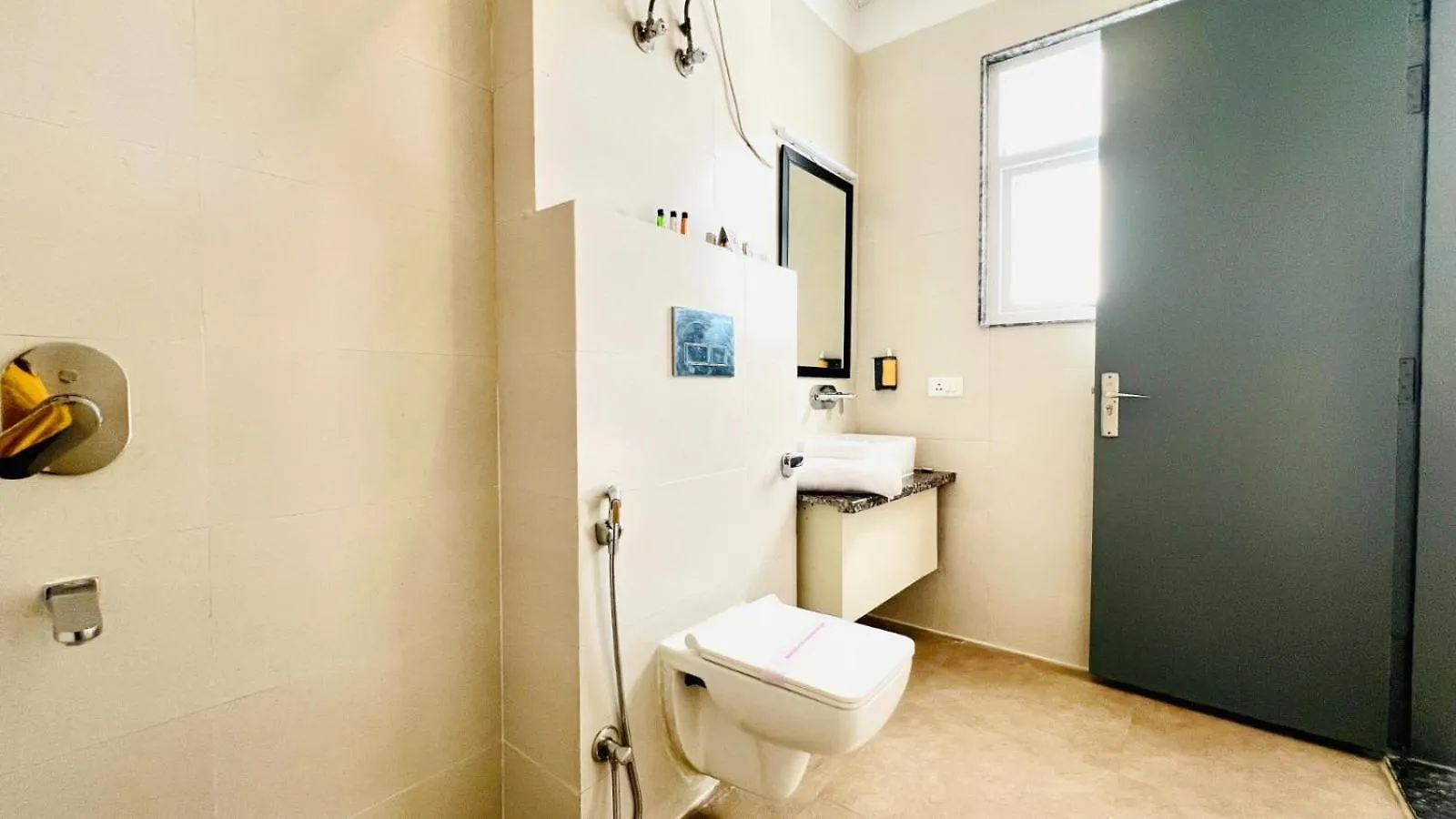 Zen Medicity - Hotel & Serviced Apartments Γκουργκάον 0*,  Ινδία