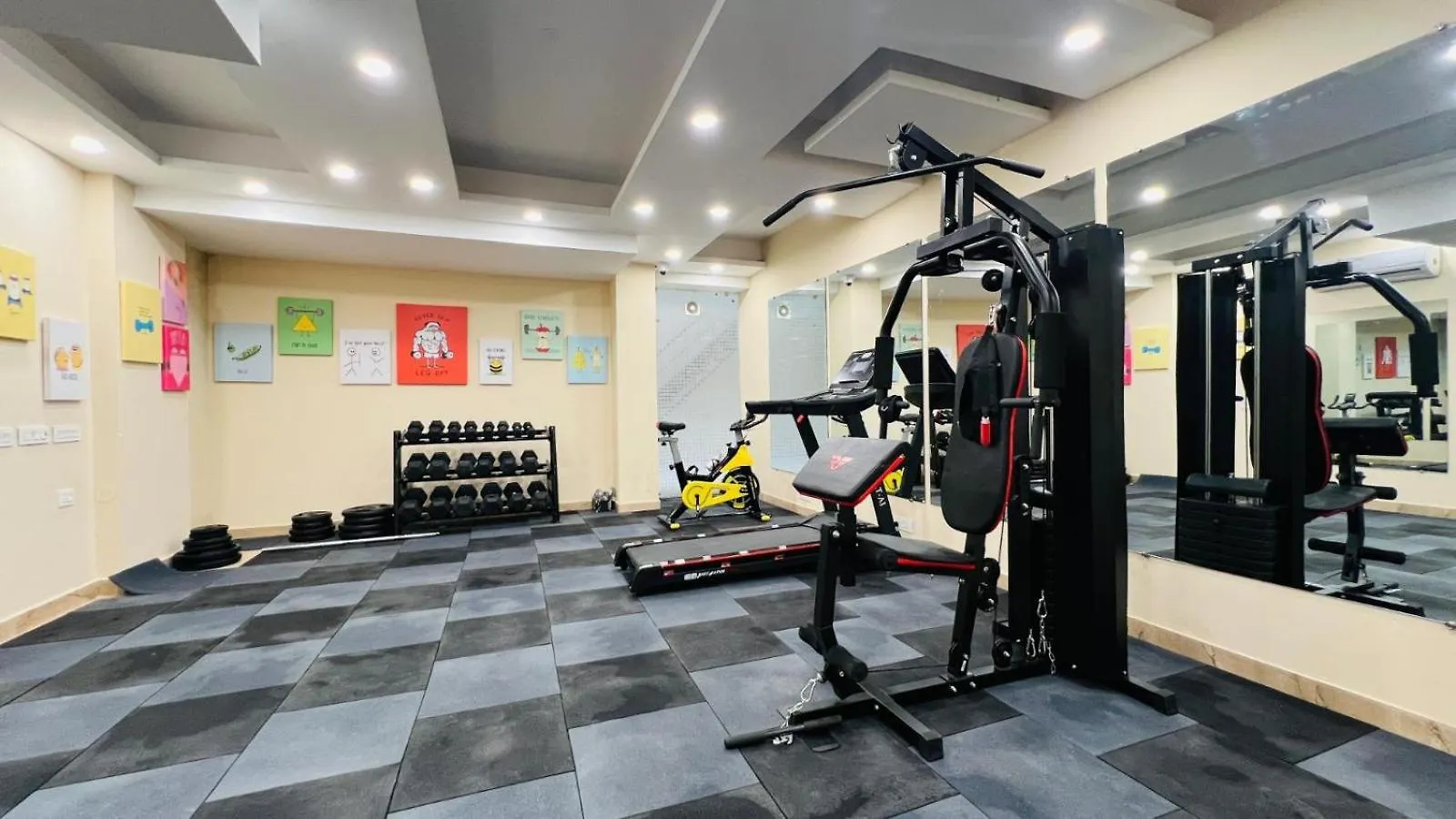 Zen Medicity - Hotel & Serviced Apartments Γκουργκάον 0*,